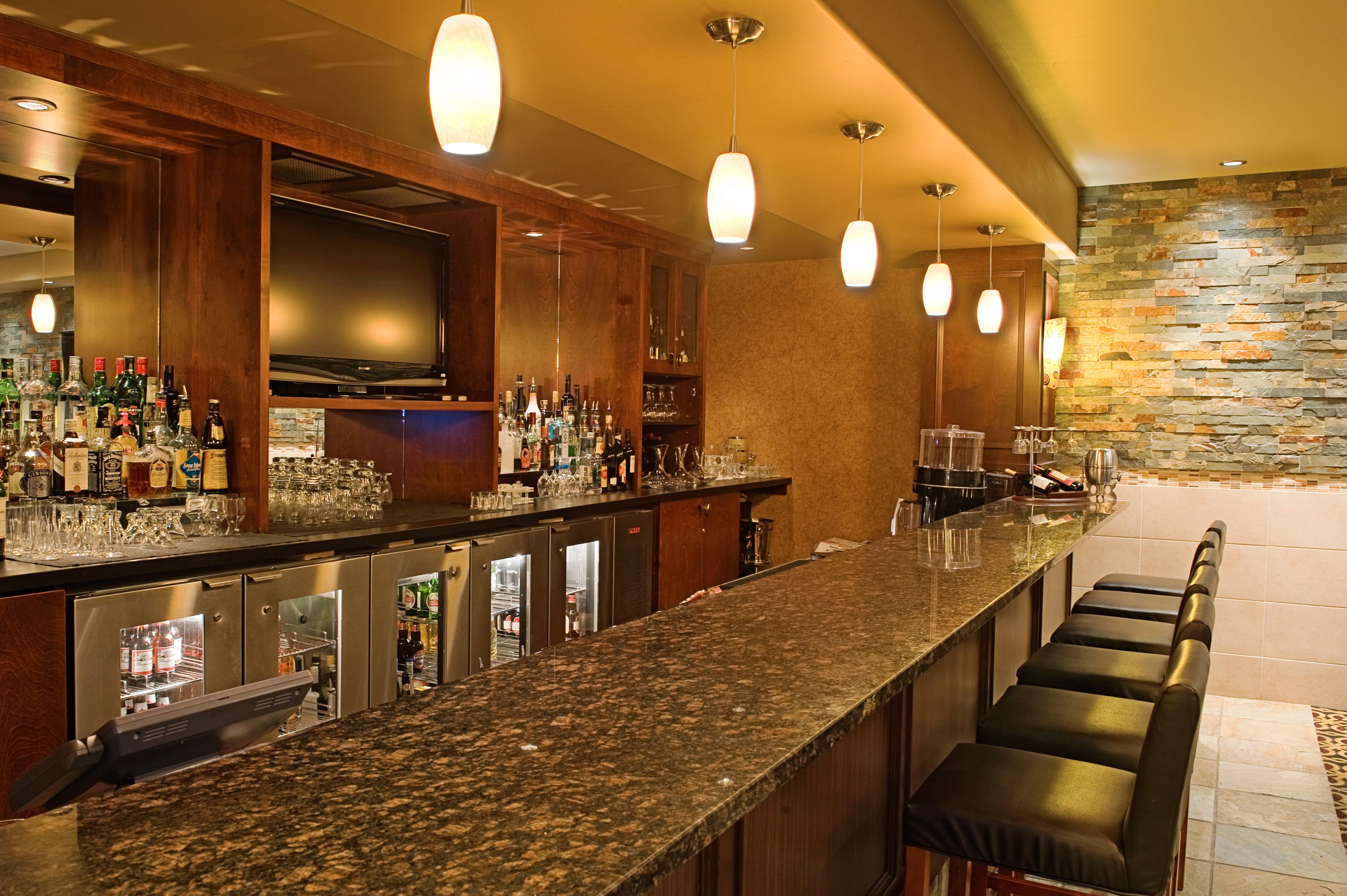 & Suites-west By Ihg Hotel 3*