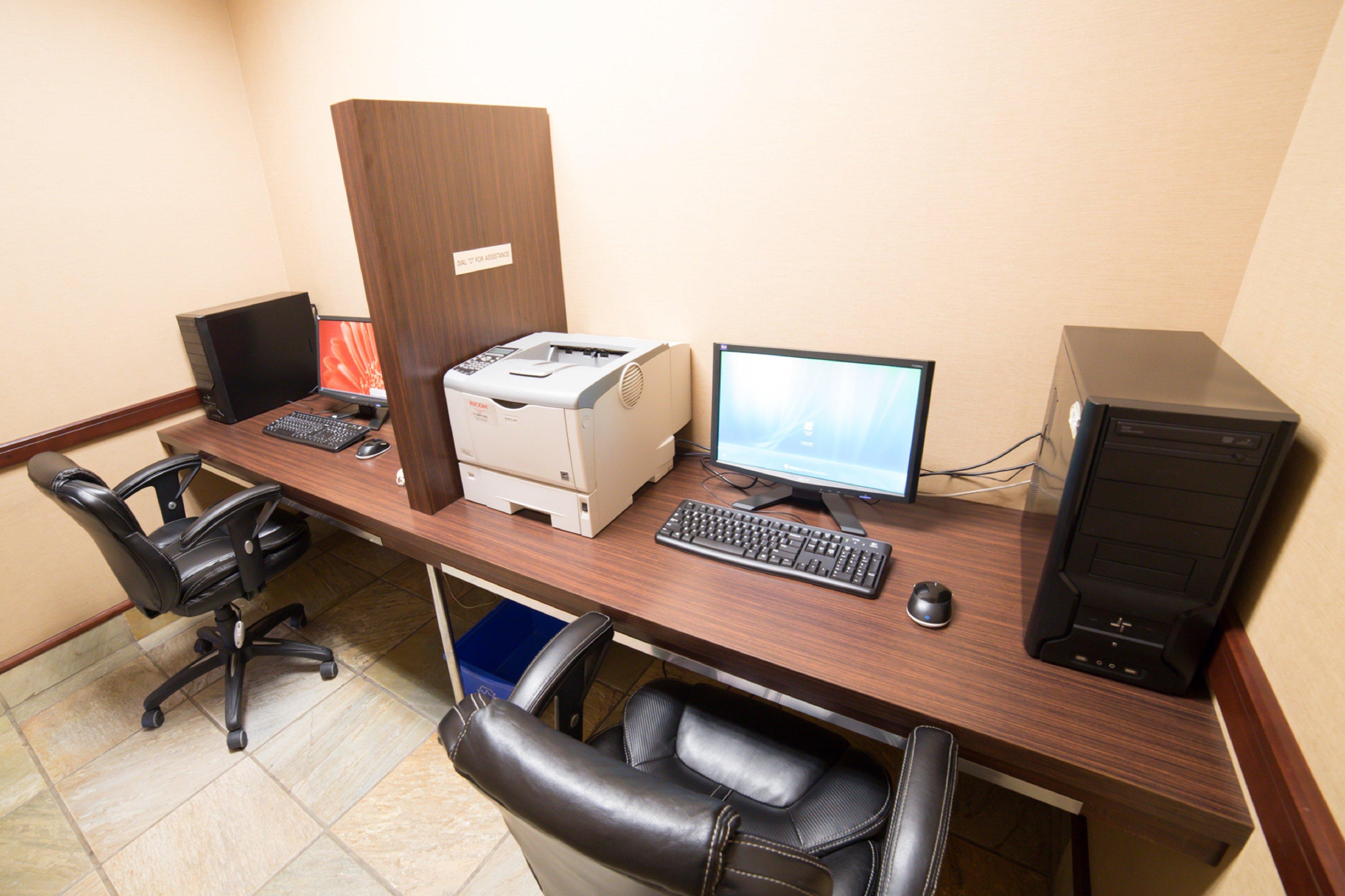& Suites-west By Ihg 3* Edmonton