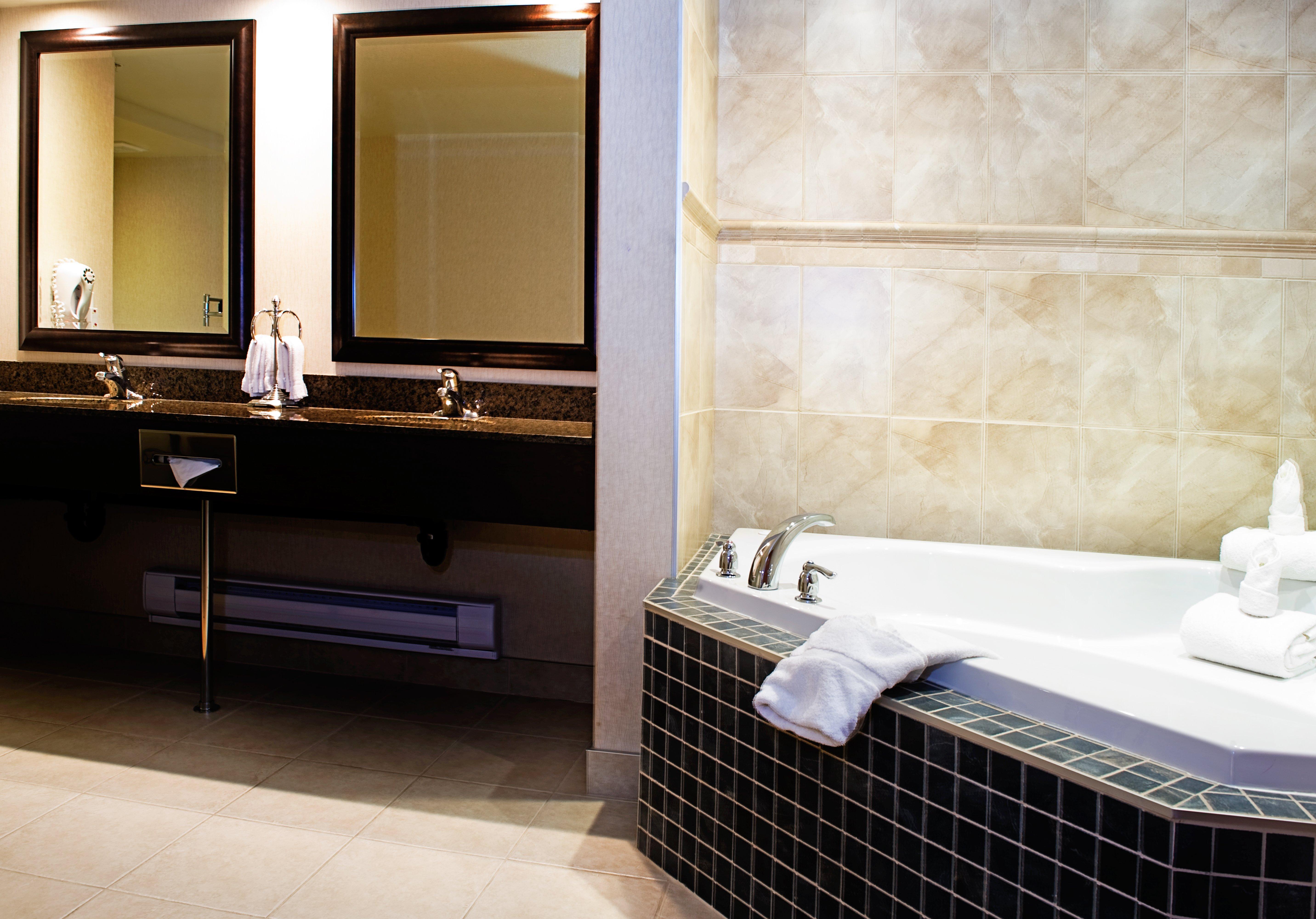 & Suites-west By Ihg Hotel