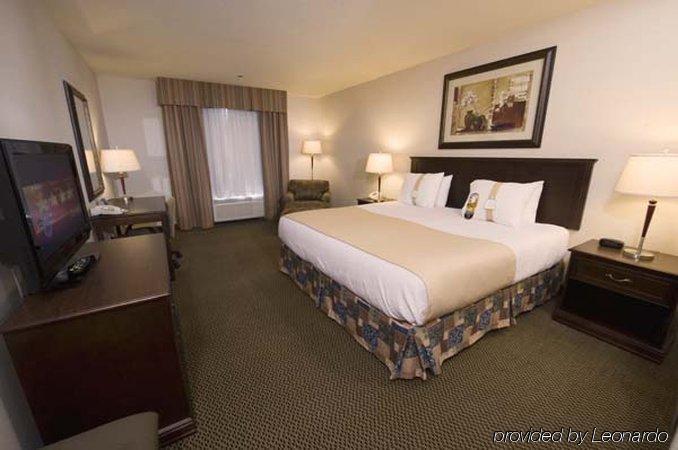 & Suites-west By Ihg Edmonton