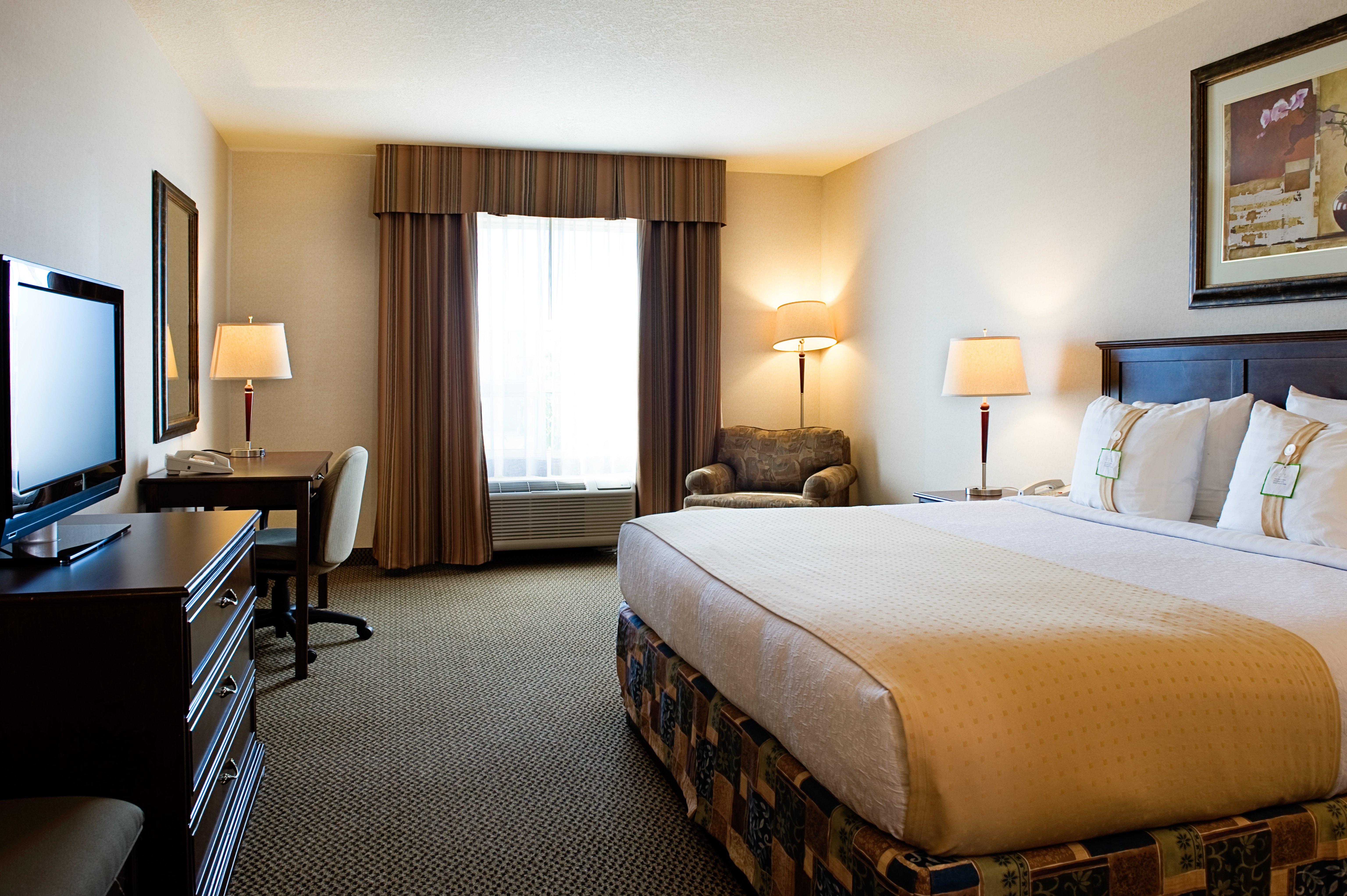 Hotel & Suites-west By Ihg Edmonton