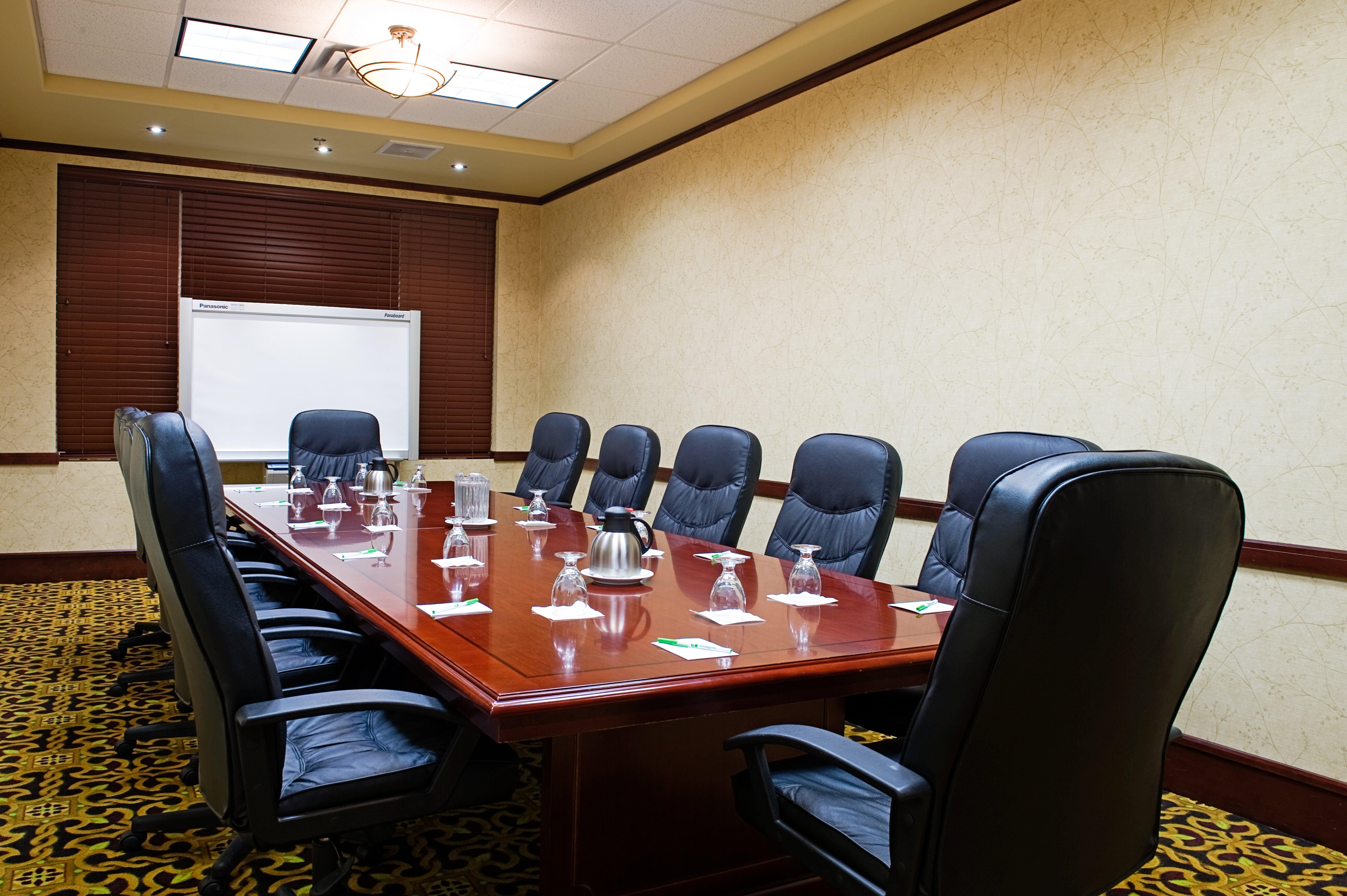 Hotel & Suites-west By Ihg 3*